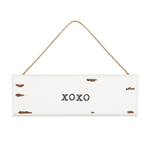 xoxo white distressed sign